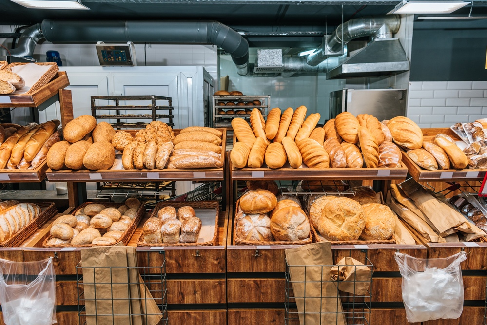 Брянцы могут пожаловаться на некачественный хлеб и кондитерские изделия