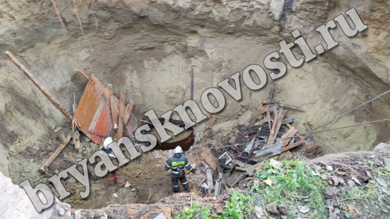 После гибели женщины при обрушении дома в поселке Брянской области проведут геодезические исследования