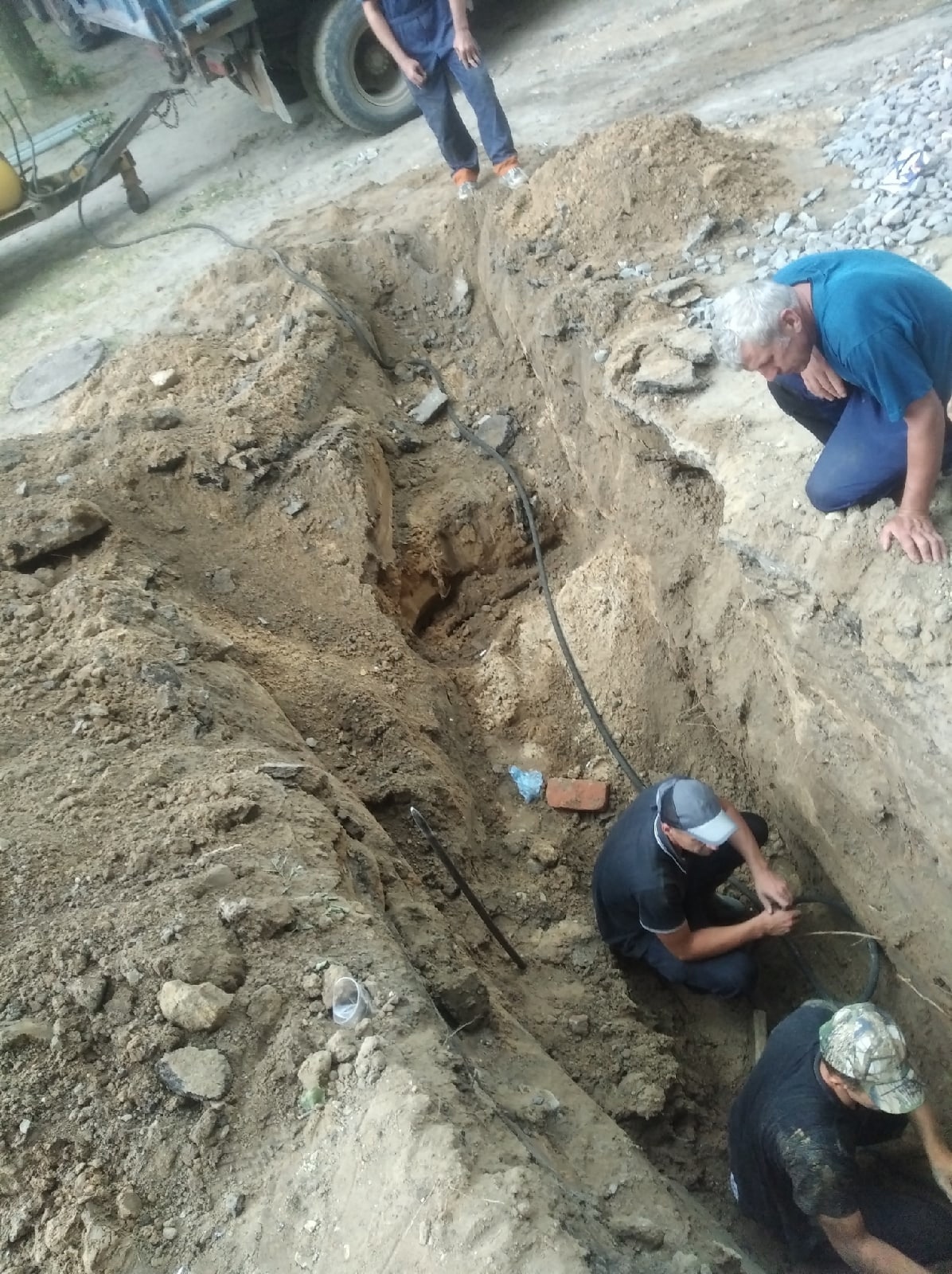 В Новозыбкове не найти источников — кто раскопал траншеи и зачем отключали воду в многоэтажках