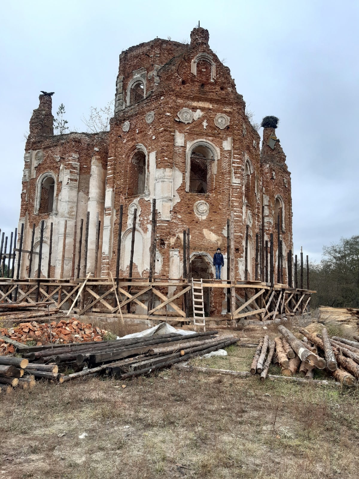 Хлебный спас волонтеры из Брянска и Новозыбкова отметят ударным воскресником на реставрации храма под Климово