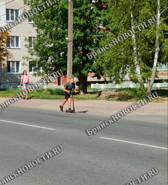 В Новозыбкове подросток расшибся на тротуаре
