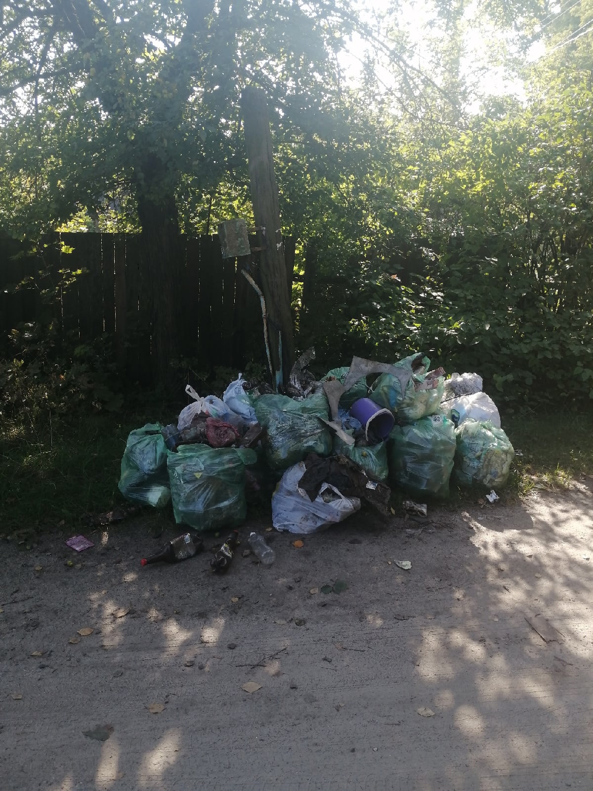 В Новозыбкове образовалась гора мусора после уборки