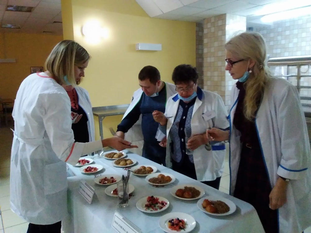 Лучшим поваром школьного питания в Новозыбкове стала Татьяна Белоус