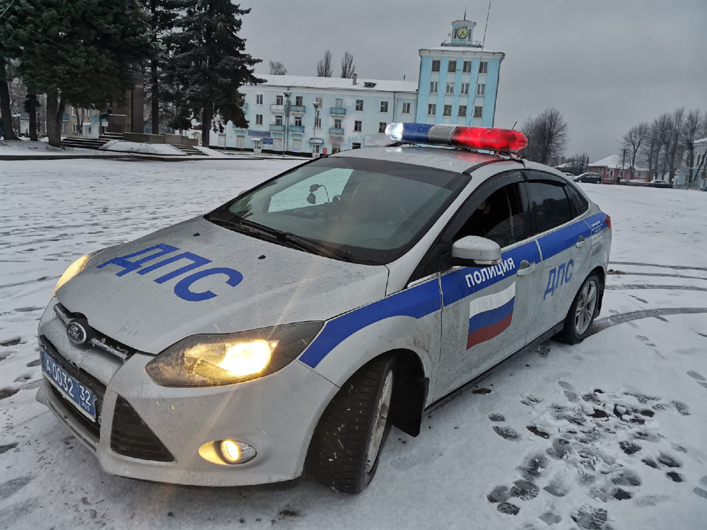 В Новозыбкове ГИБДД призвала сообщать о неубранных дорогах