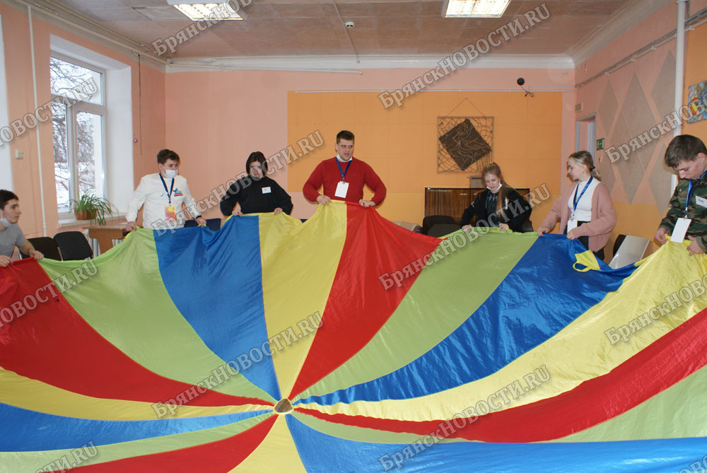 Волонтеры Новозыбкова обменялись опытом на форуме «Твори добро»