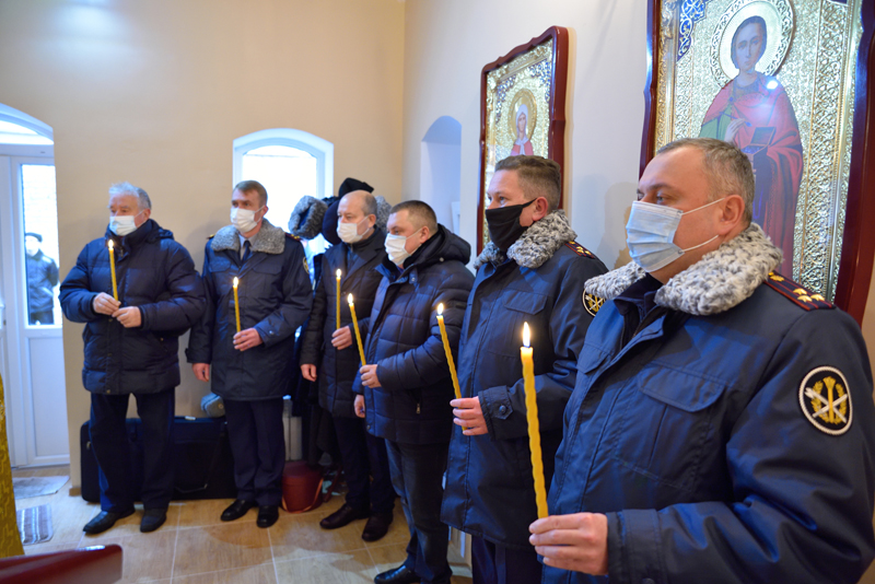 Батюшки в церкви Новозыбков