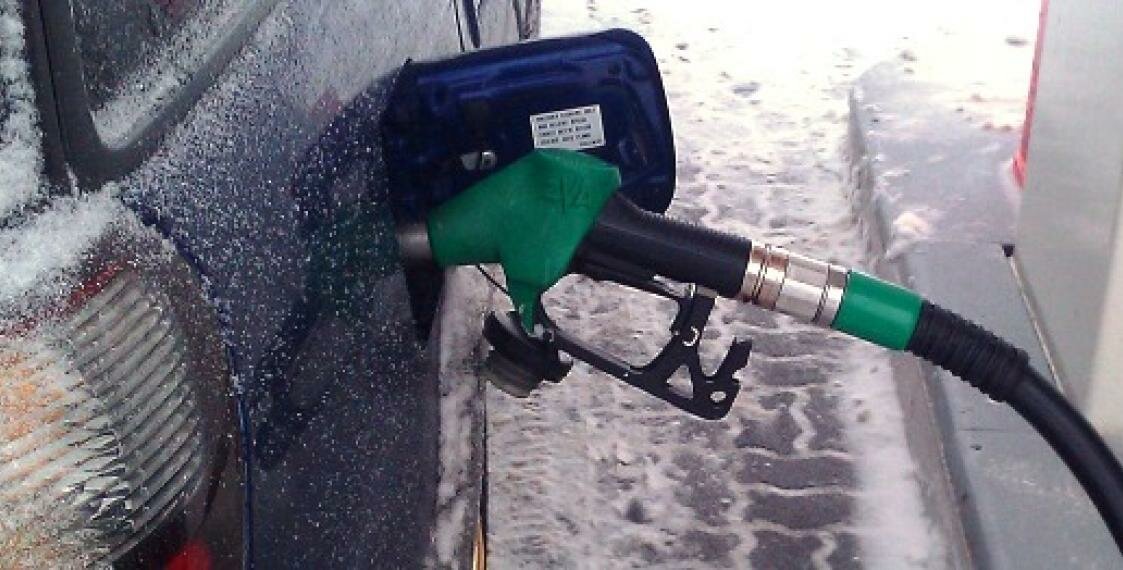 Эксперты перевели зарплаты в бензин. В Брянской области получилось 647 литров