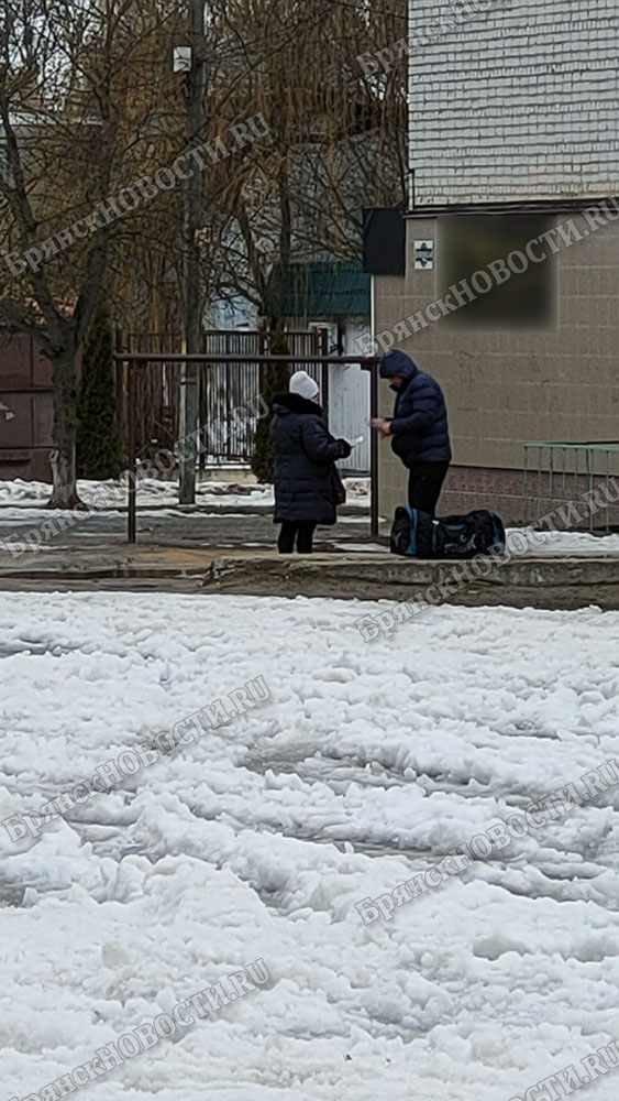 В Новозыбкове нелегальные торговцы работают слаженно