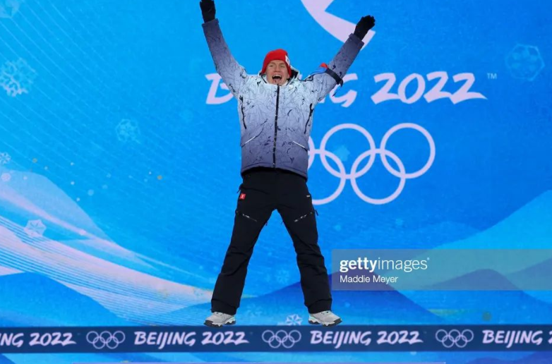 «Ради этого стоит жить». Брянский лыжник Большунов поделился ощущениями первой Олимпийской победы