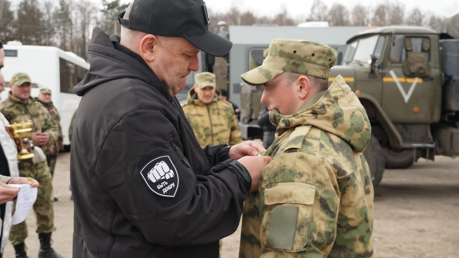 В пункт временной дислокации брянских росгвардейцев доставили подарки