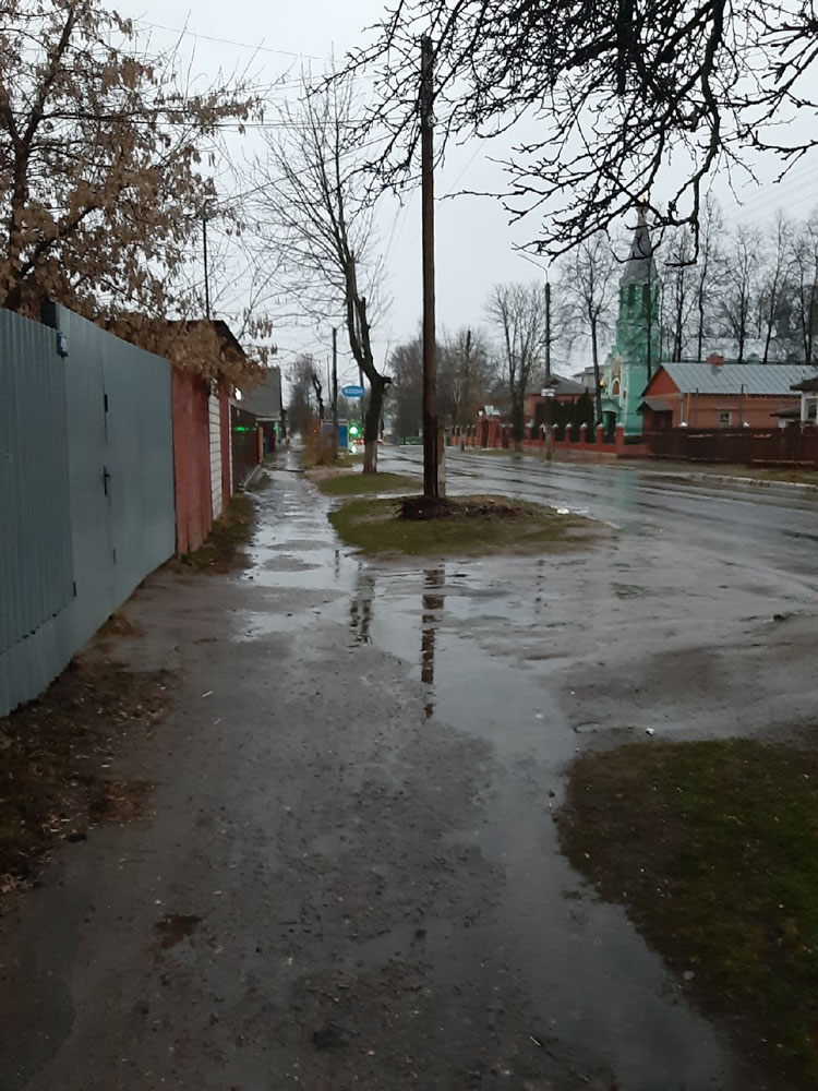 В Новозыбкове до блеска вычистили точку сбора мусора по Комсомольской