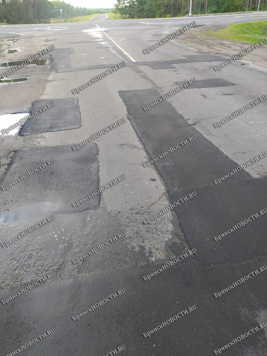 Проблемный съезд к селу Деменка от федеральной трассы А-240 отремонтировали дорожники