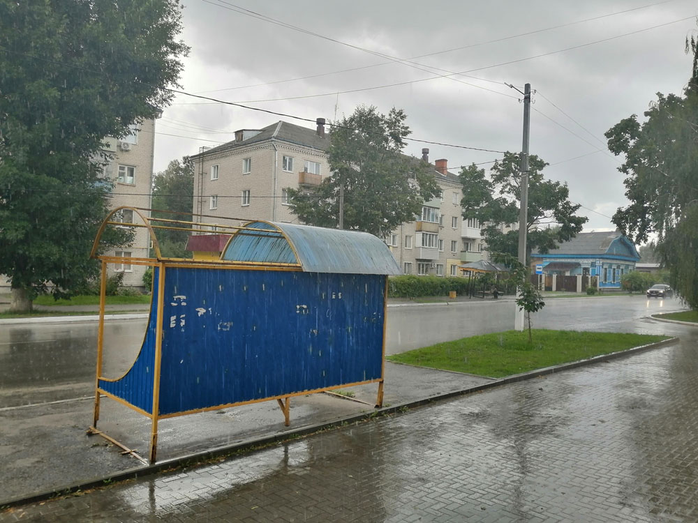 Остановочные павильоны в Новозыбкове назвали «кабриолетами»
