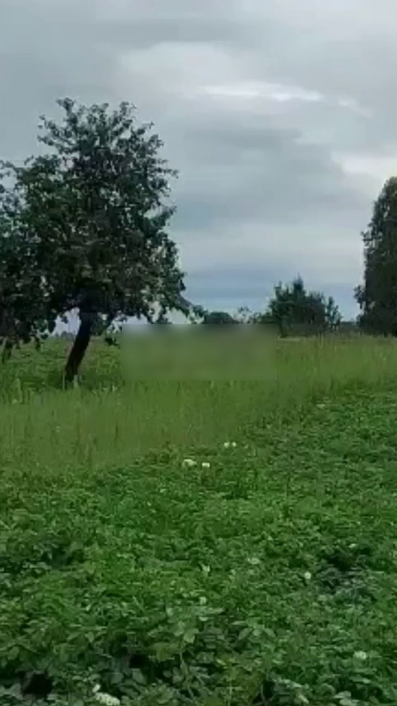 Появилось видео сегодняшнего обстрела села Ломаковка в Брянской области