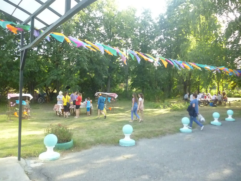 В селах Новозыбковского района прошли яркие народные гуляния
