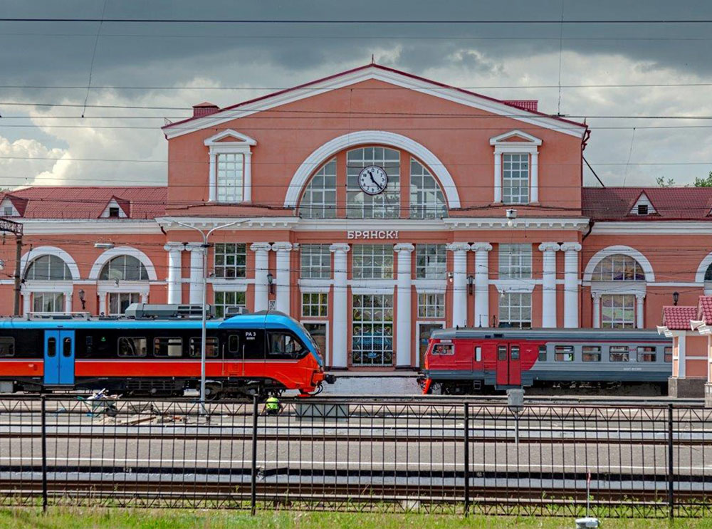 Железнодорожным транспортом перевозят миллионы пассажиров в Брянской области