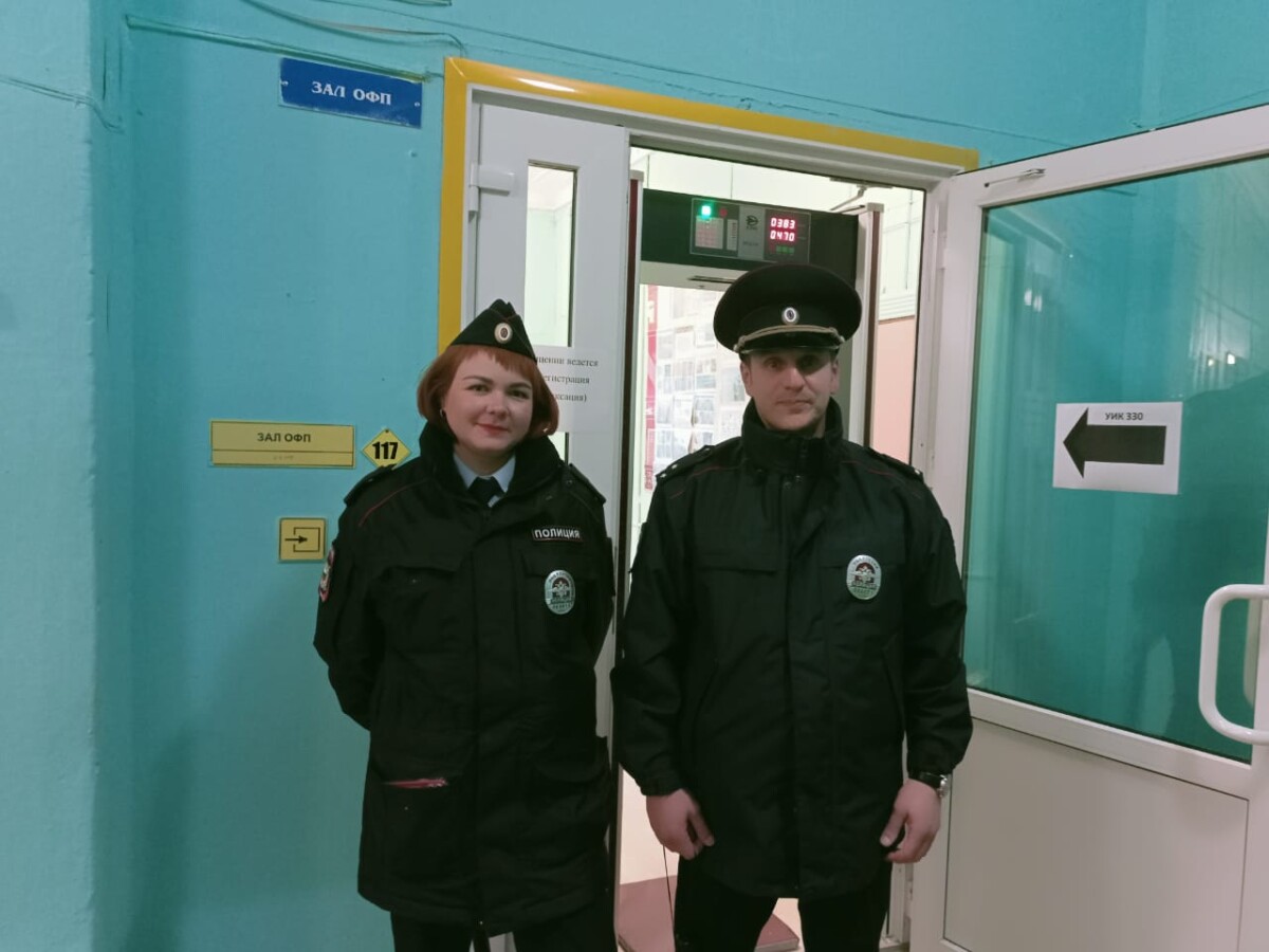 На избирательных участках Брянской области работали более 800 сотрудников полиции