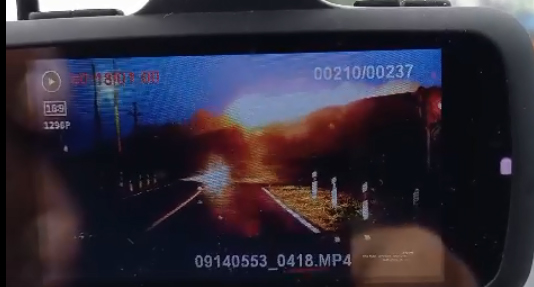Житель Брянской области снял на видео мчащийся состав с горящим вагоном