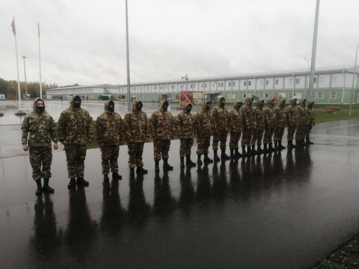 «Первый взвод наших ребят в воинской части Клинцов переодет» — группа помощи военнослужащим из Новозыбкова доставила мобилизованным помощь