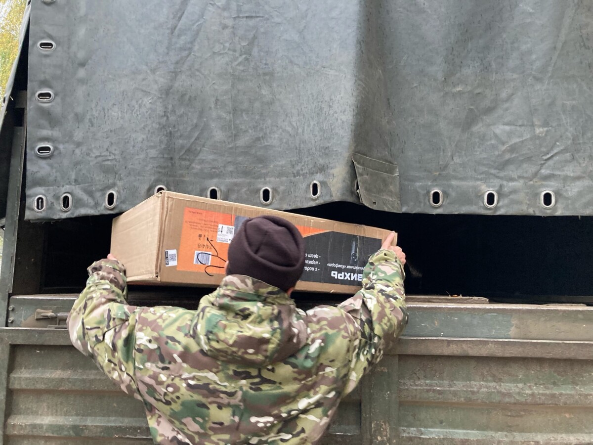 Волонтеры из Новозыбкова привезли военным коптеры и другую необходимую технику