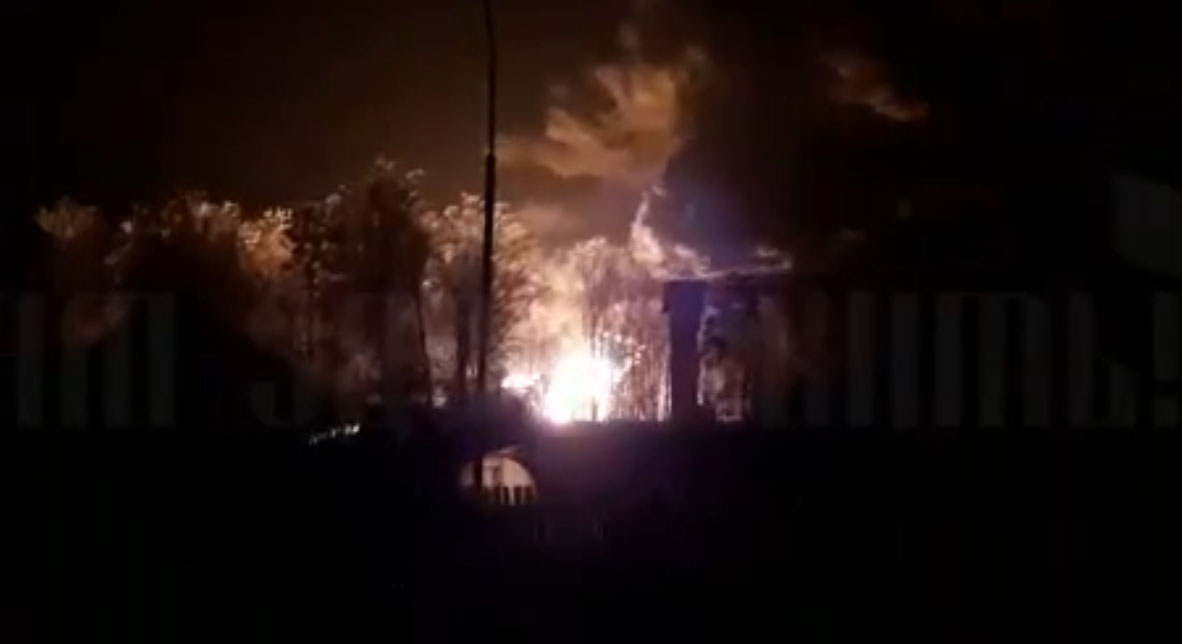 Пожар на резервуарах с дизтопливом в Суражском районе Брянской области полностью потушен