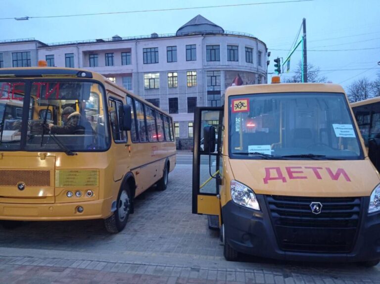 Школа в Замишево получила новый автобус