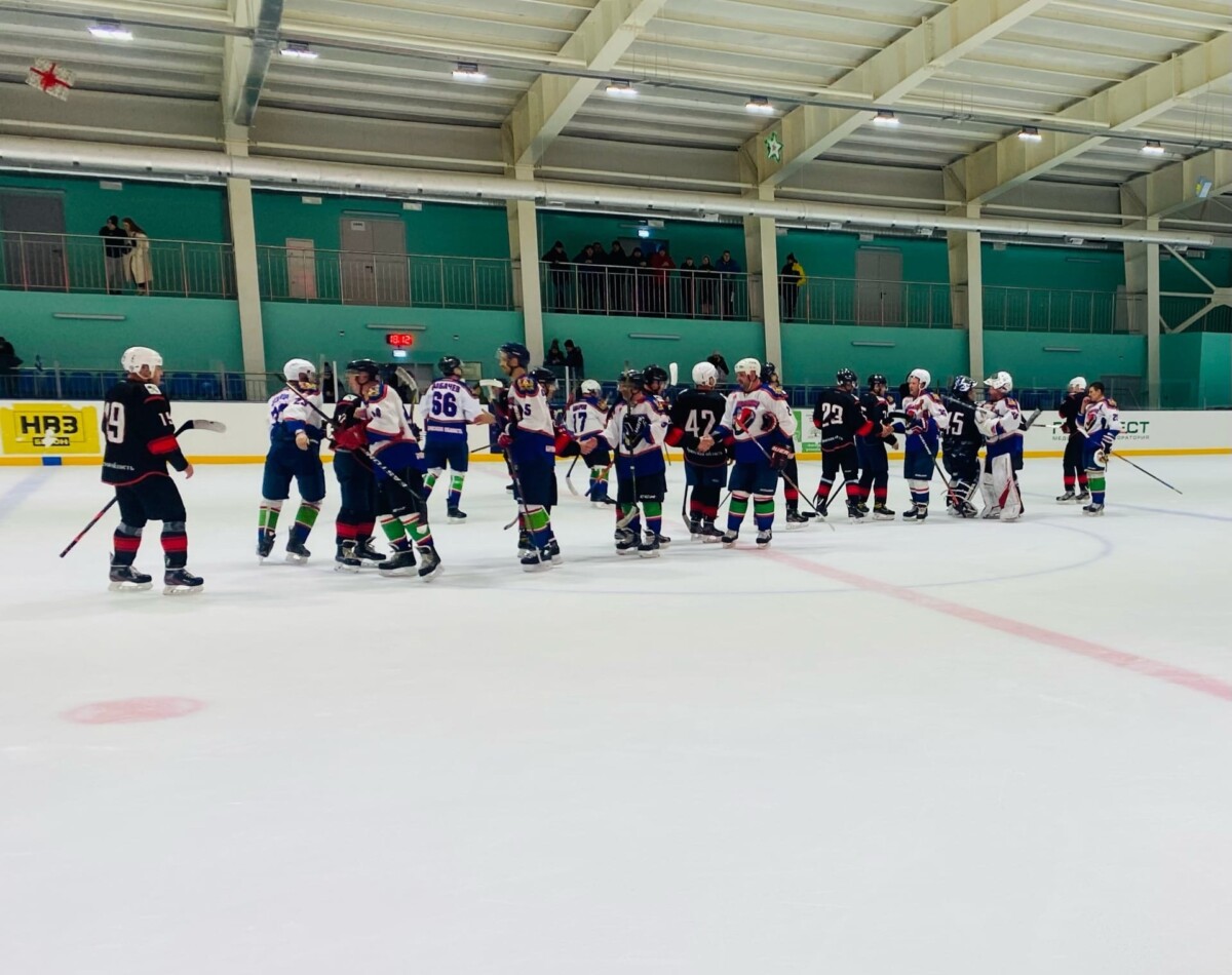 Хоккеисты «Новозыбкова 40+» на домашнем льду отдали победу «Партизану» из Брянска