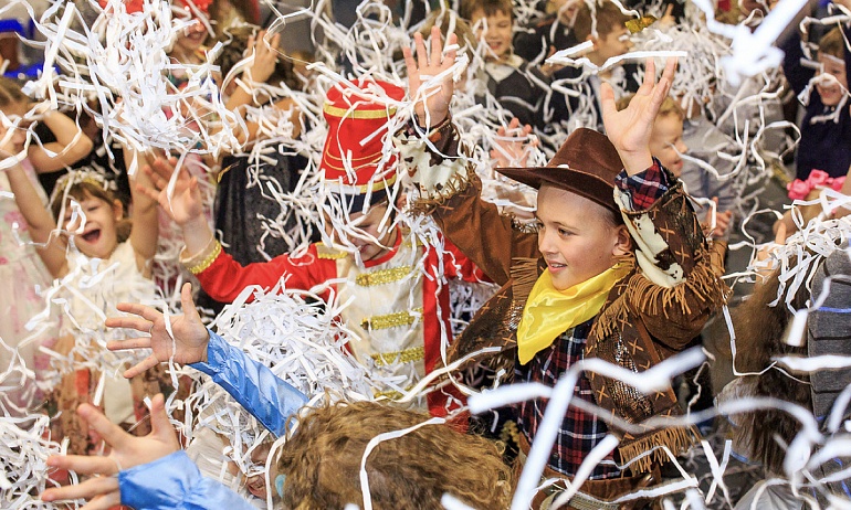 В «Мираторге» подготовили сотни подарков детям в Брянской области