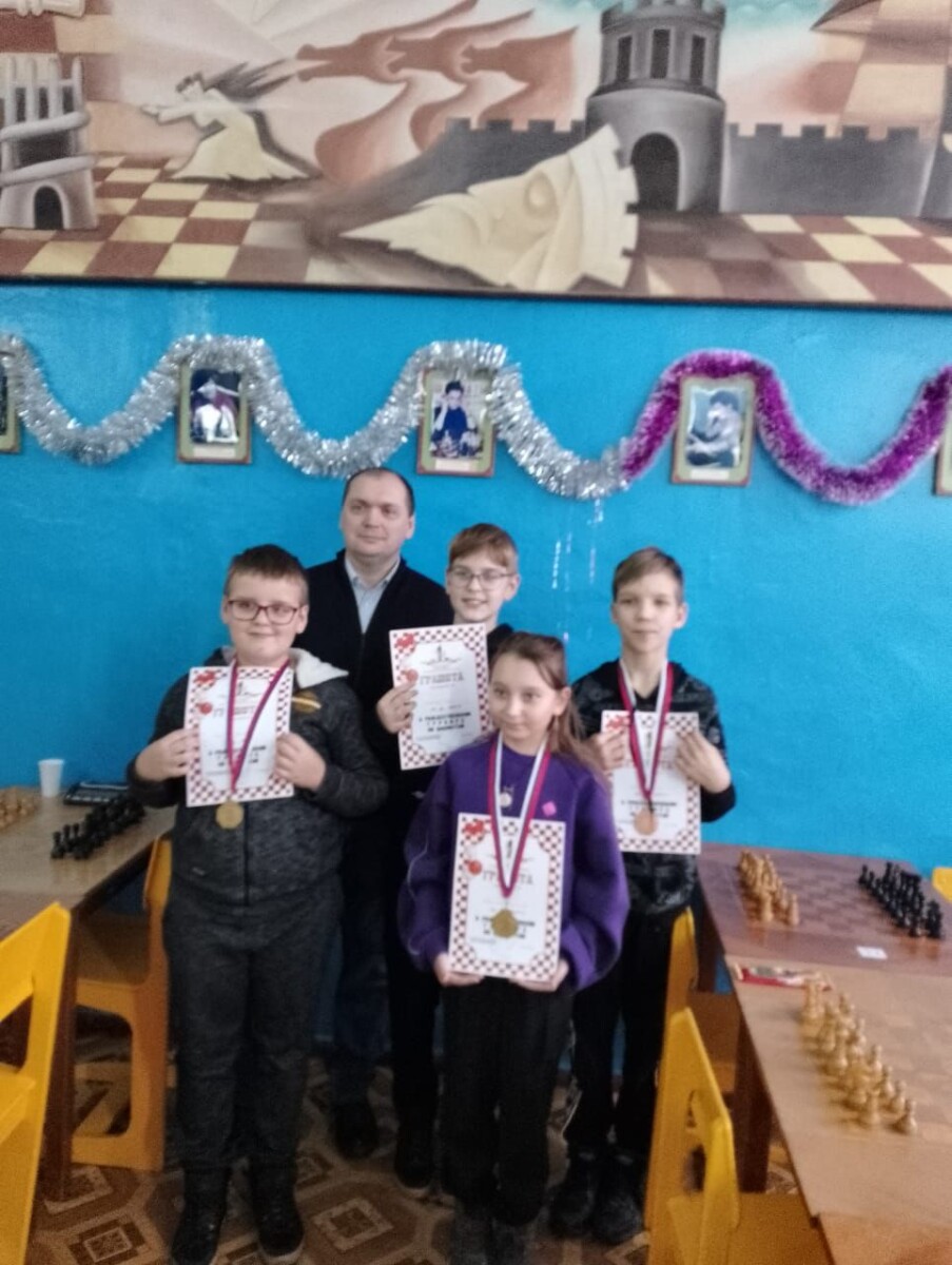 В Новозыбкове назвали победителей Рождественского турнира по быстрым шахматам
