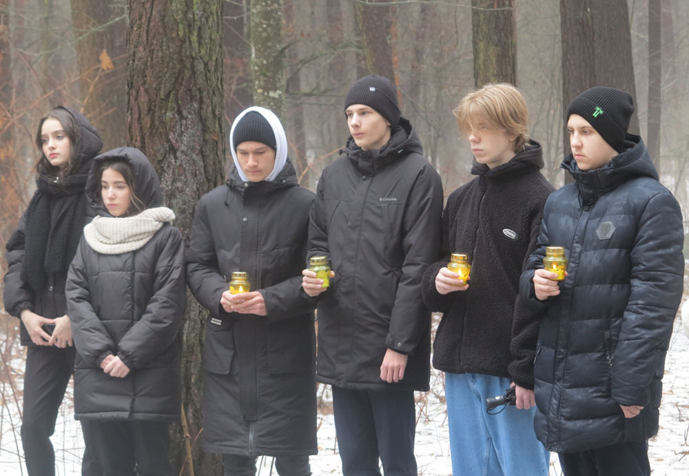 Сегодня Новозыбков вспоминает жертв кровавой расправы над мирными жителями в Карховском лесу