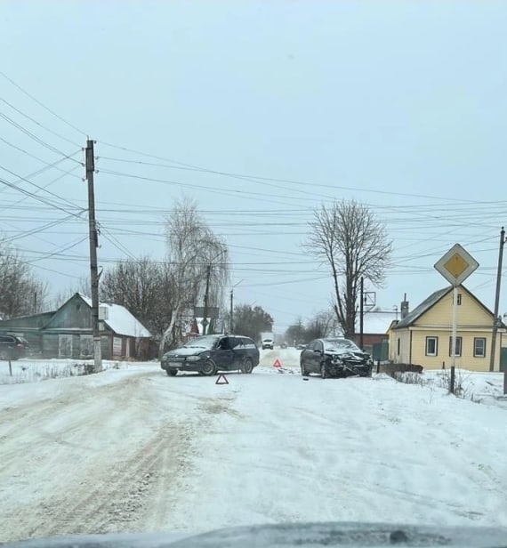 В аварии на перекрестке в Новозыбкове пострадал 48-летний водитель