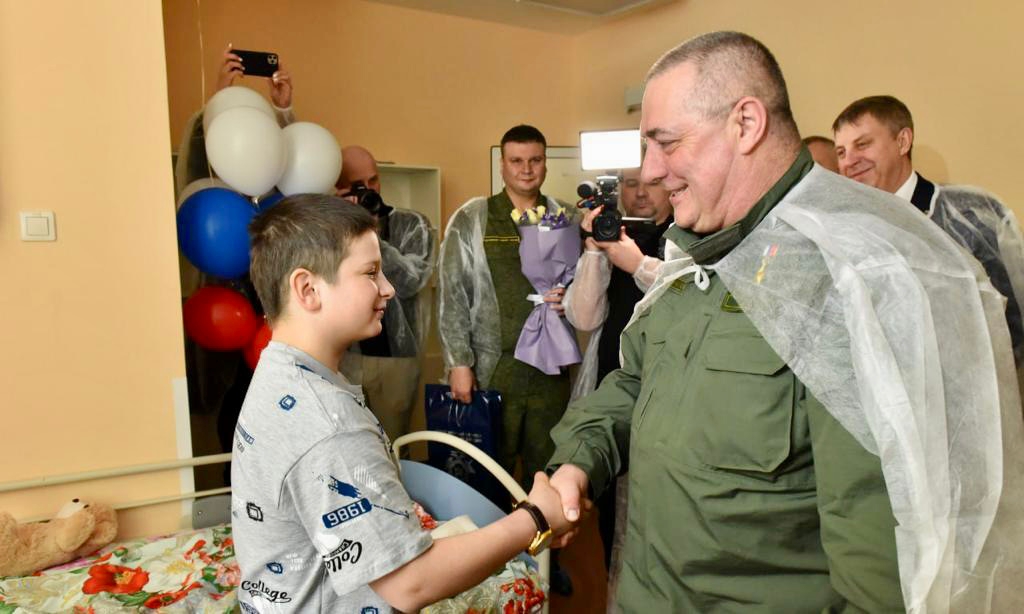 Юному герою из Климовского района Брянской области вручили медаль за отвагу