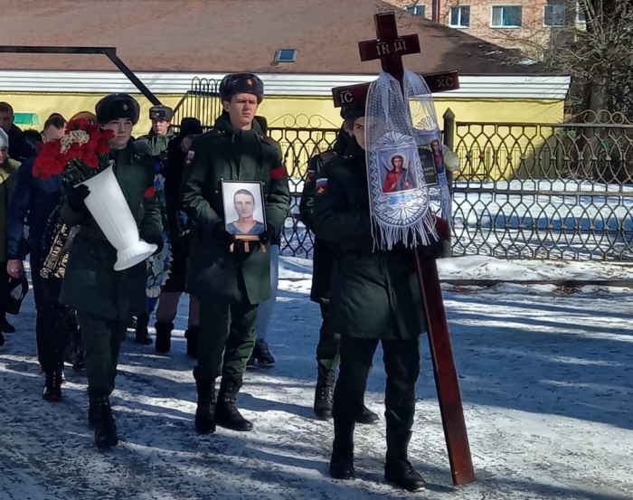 Сегодня в Клинцах простились с погибшим под Артемовском Дмитрием Трегубенко