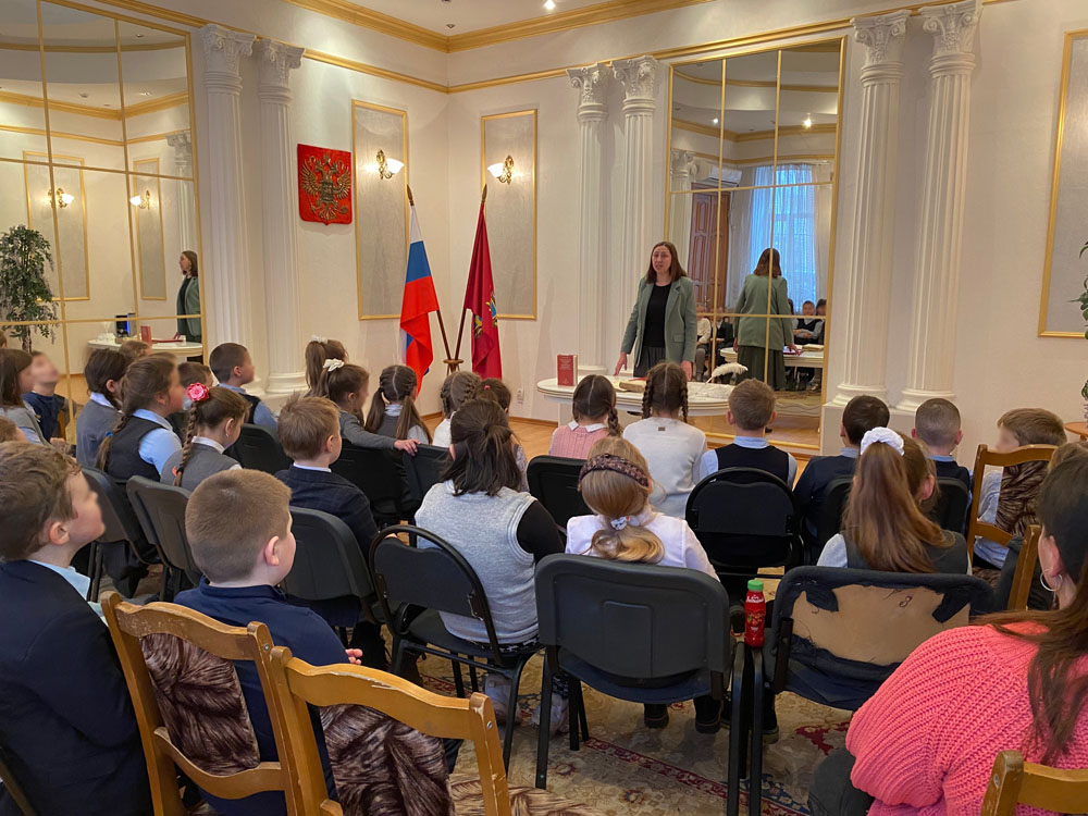 В Школу молодой семьи в Новозыбкове пригласили гимназистов