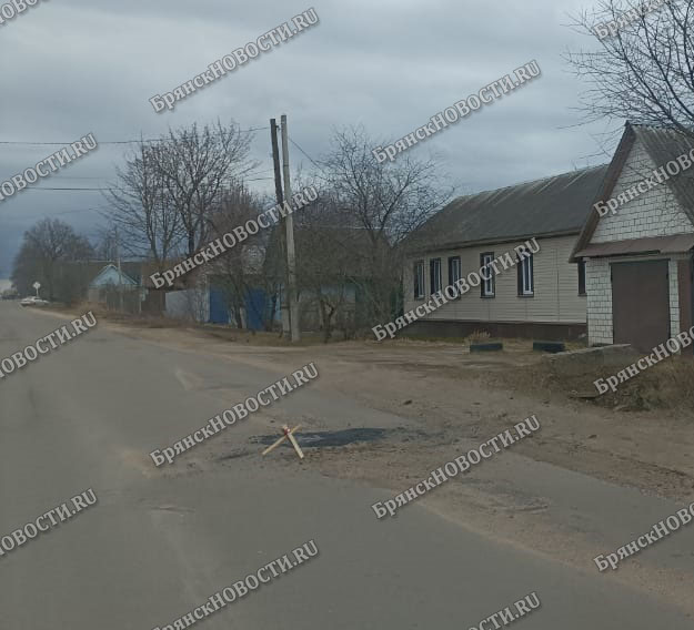 «Никто из чайника не поливает, работает рециклер» – в Новозыбкове начался ямочный ремонт дорог