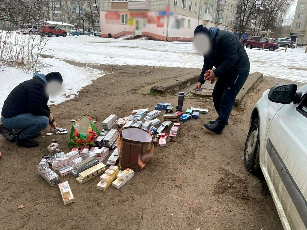 В Новозыбкове полиция нашла машину с контрафактными сигаретами