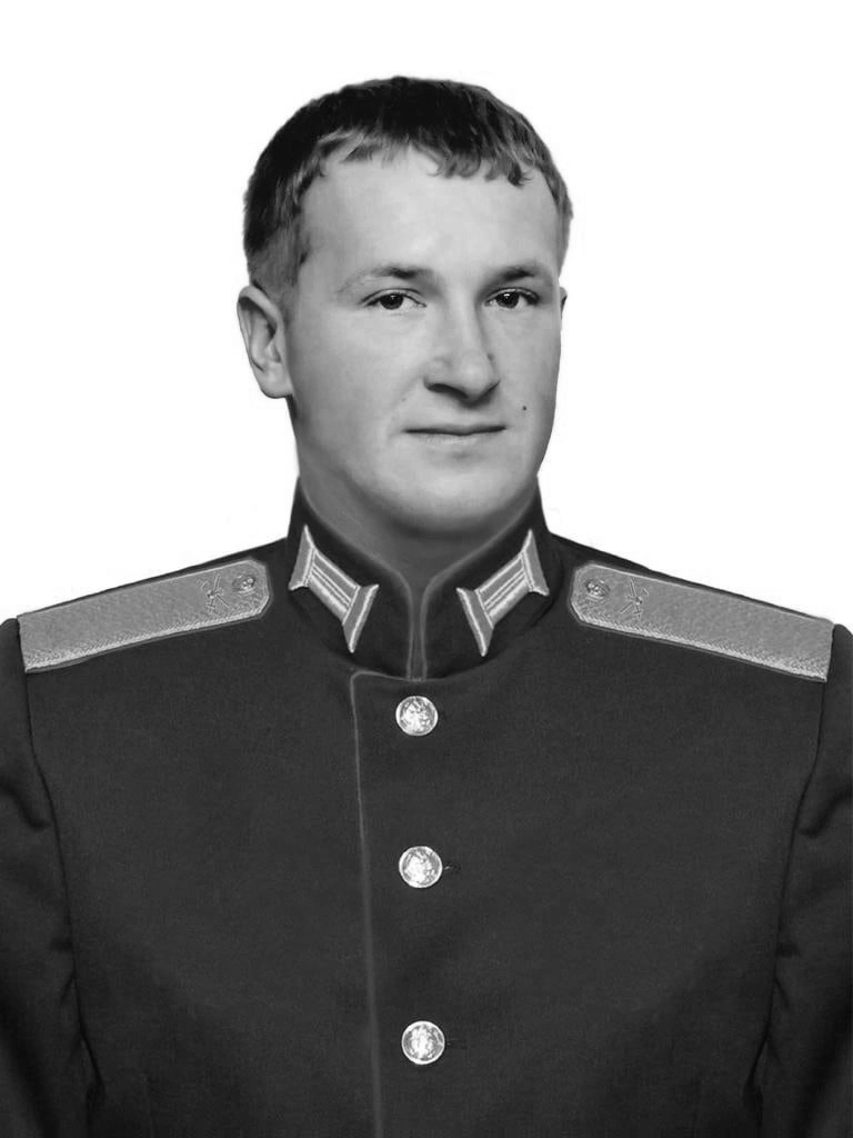 Завтра в Дятьковском районе простятся с военнослужащим Максимом Слепаковым