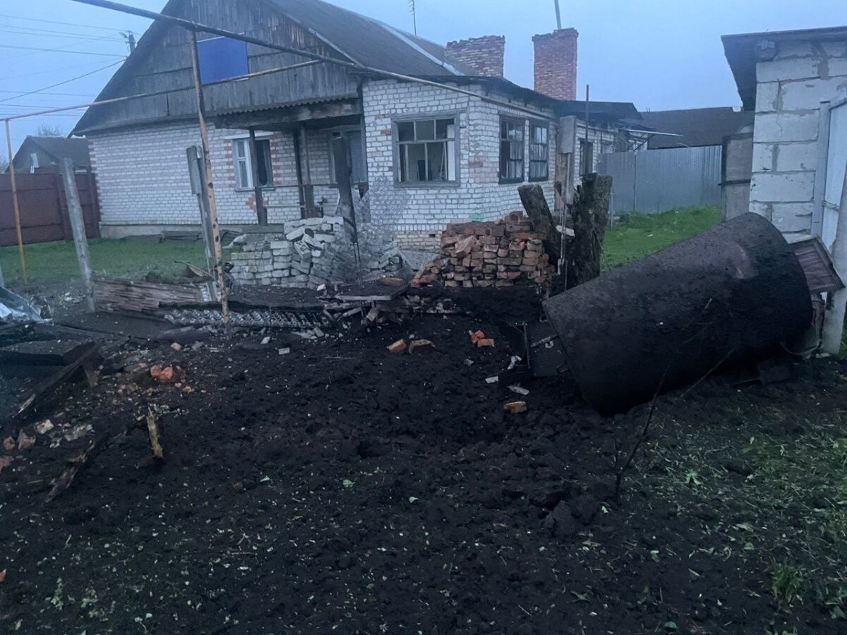 Украинский беспилотник атаковал село в Брянской области