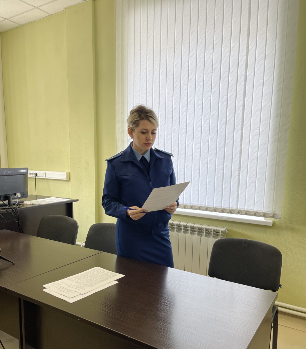 Продавец газет и канцтоваров в Новозыбкове через суд взыскала 60 тысяч заработной платы