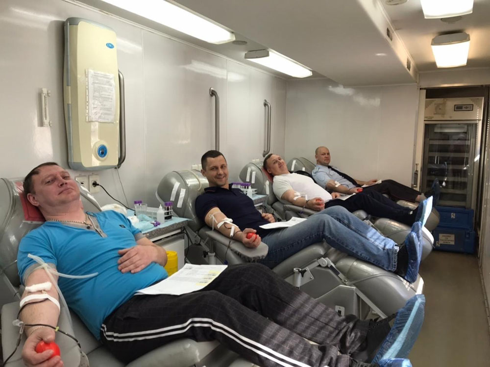 Бесценный груз: из Брянской области в Херсон доставили более 130 литров донорской крови