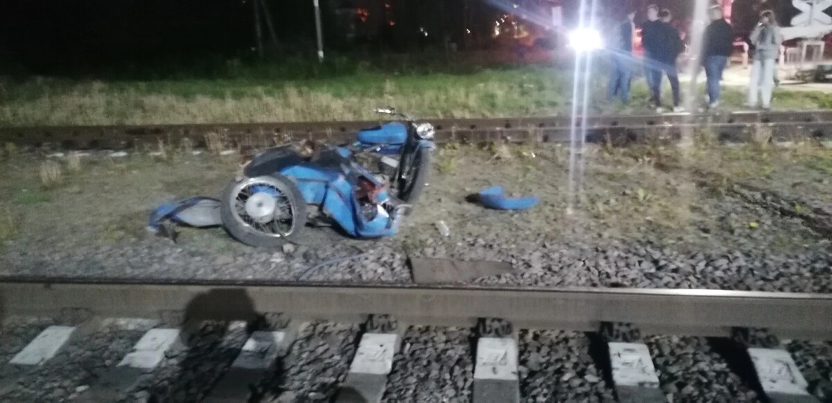 Мотоцикл попал под поезд в Фокинском районе Брянска