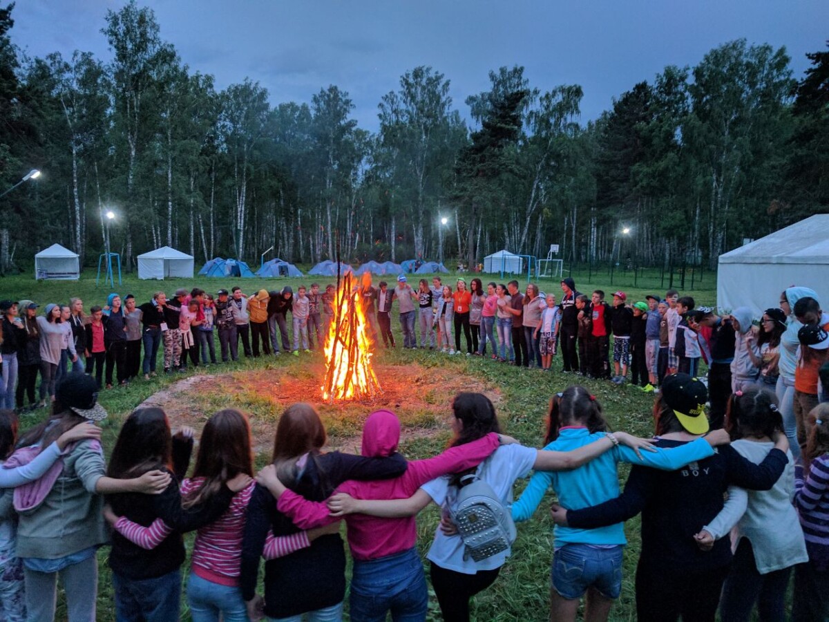 Путевки в детские лагеря жители Брянской области назвали дорогим удовольствием