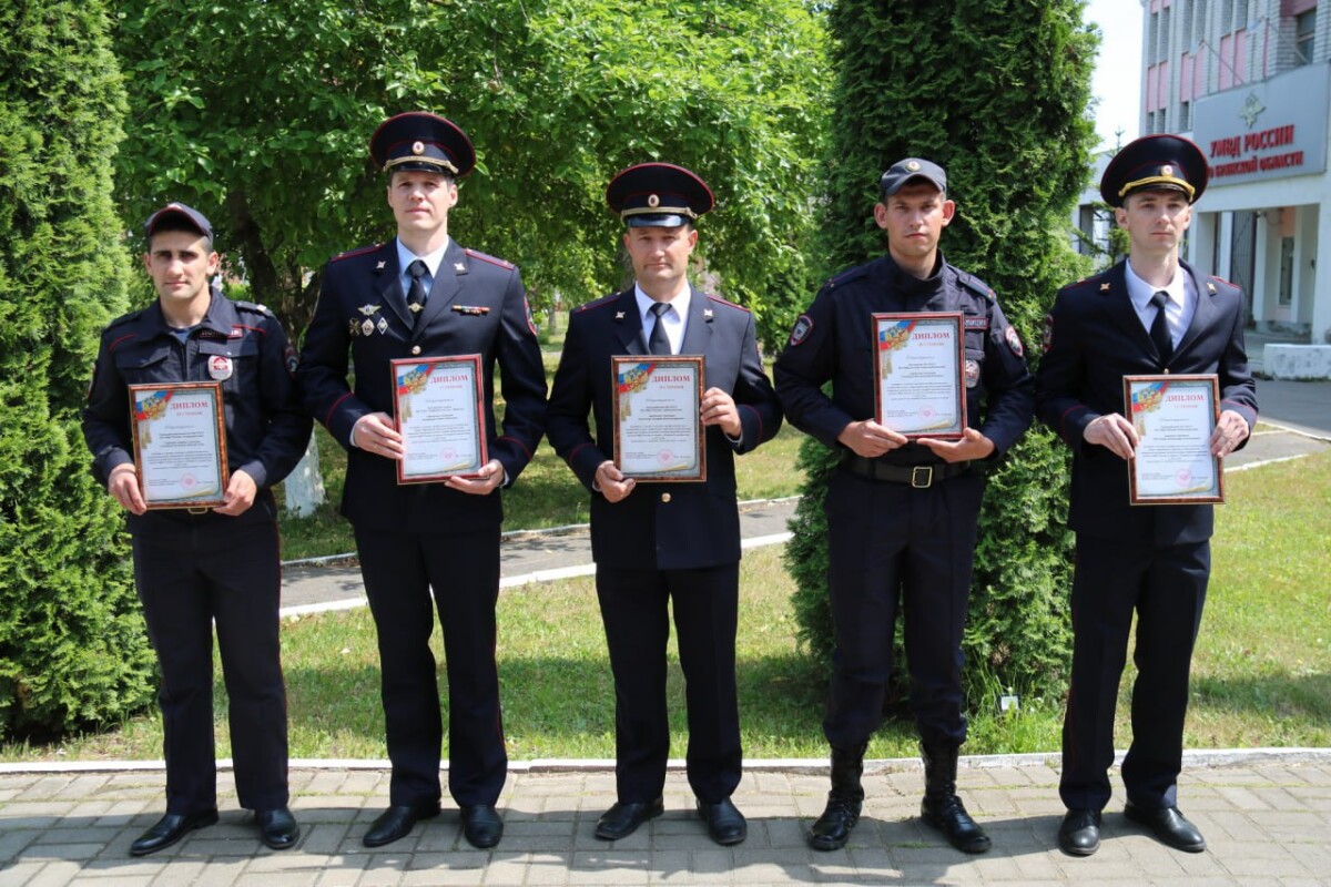 В Брянской области назвали лучших сотрудников патрульно-постовой службы полиции
