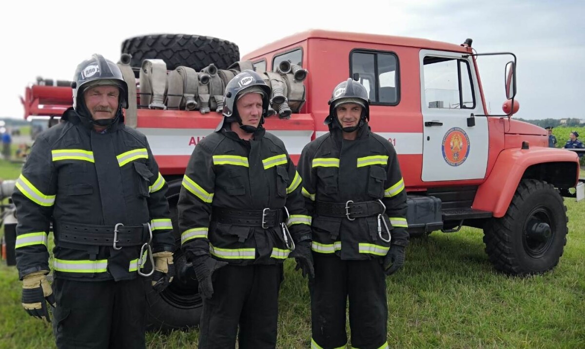 Добровольная пожарная команда Новозыбковского округа за призовое место получила обмундирование и инвентарь