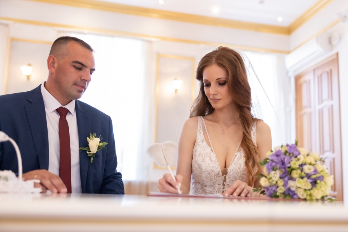 Сотрудница ЗАГСа в Брянской области выбрала для бракосочетания самую красивую дату