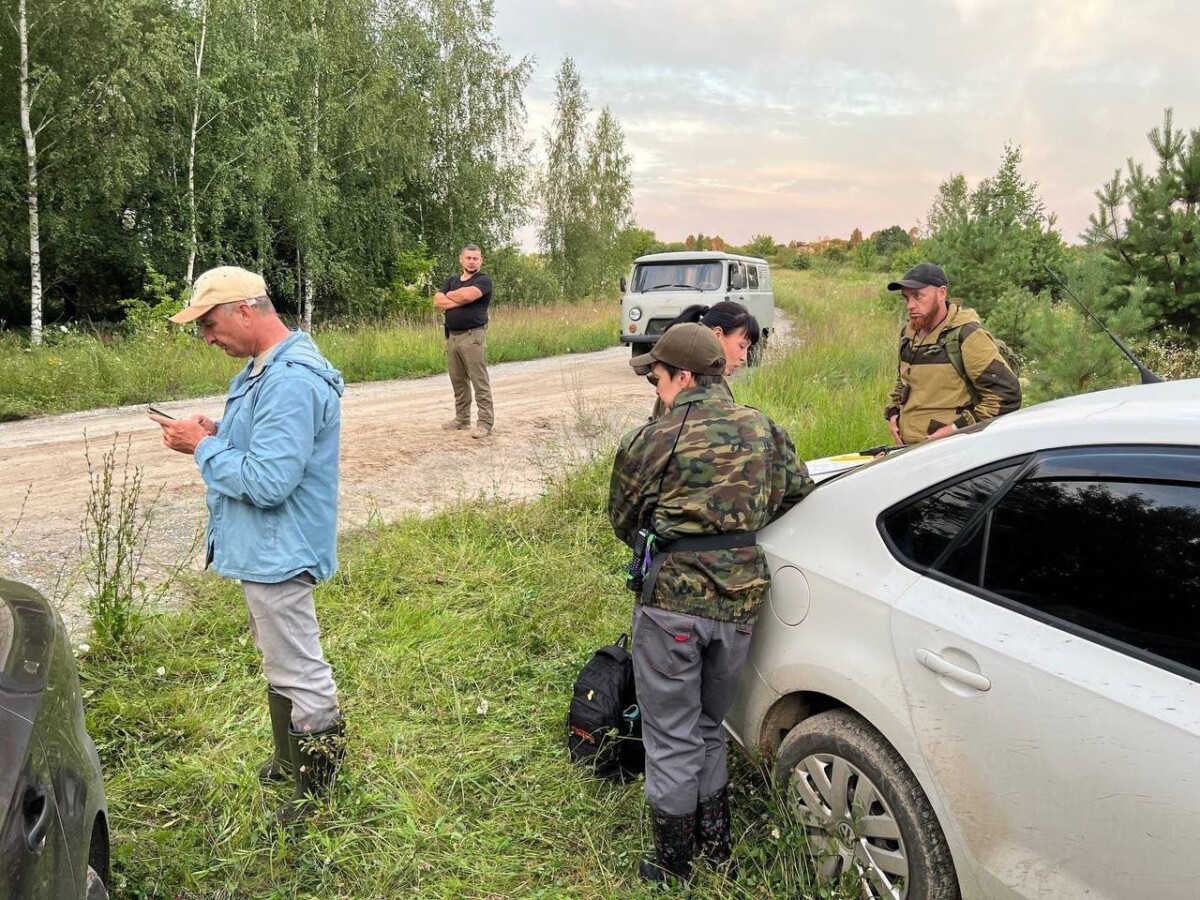 В болотах Почепского района Брянской области поисковики и полиция ищут мужчину