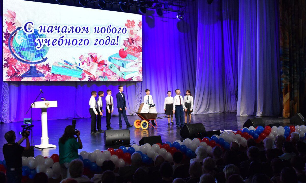 Школы Брянской области подготовили 109 абсолютных умников и умниц