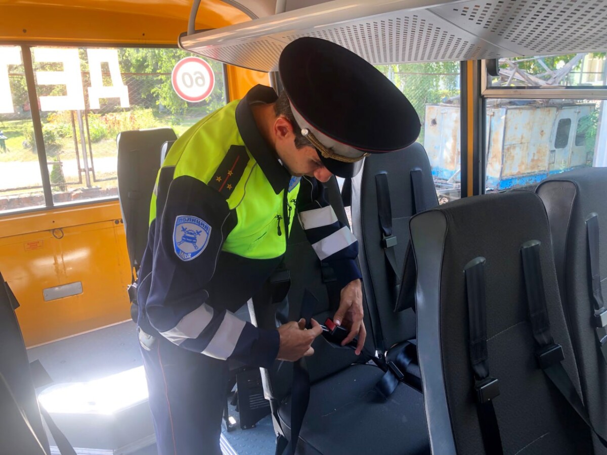 В Новозыбкове к перевозке детей допустили только прошедшие техосмотр автобусы