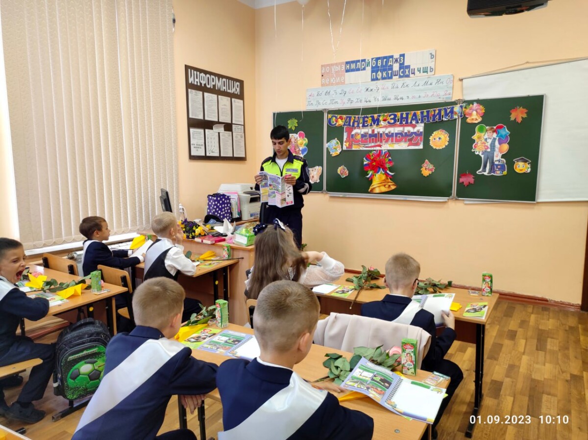 Как правильно “слышать дорогу” рассказали школьникам госавтоинспекторы Новозыбкова
