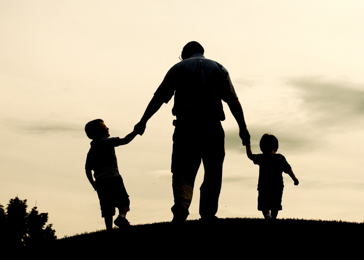 В Брянской области отцы тоже получают пособие по уходу за ребенком до 1,5 лет